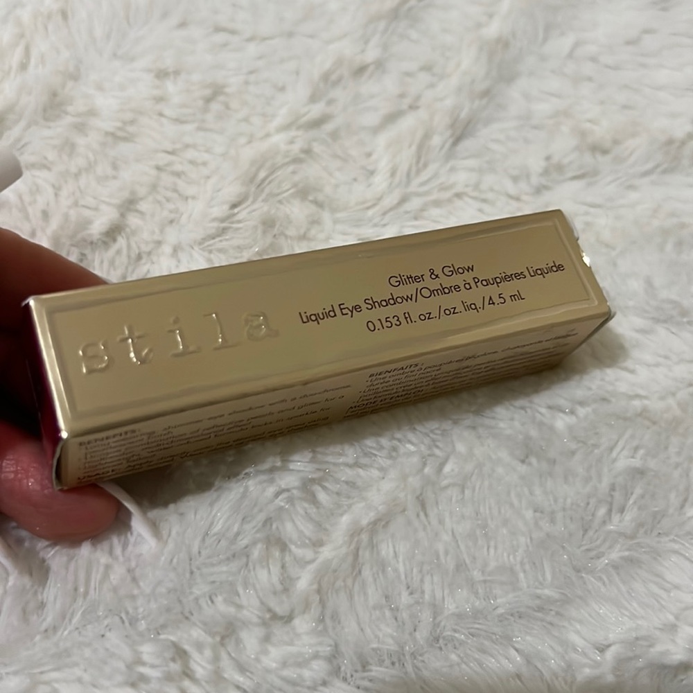 Stila glitter and glow liquid eye shadow color tulip twinkle New